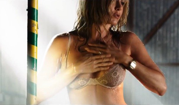 Jennifer Aniston se odhalila v roli striptérky.