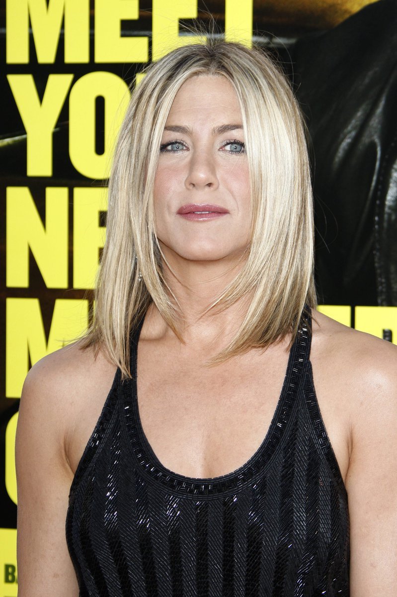 Jennifer Aniston sluší dlouhá hříva