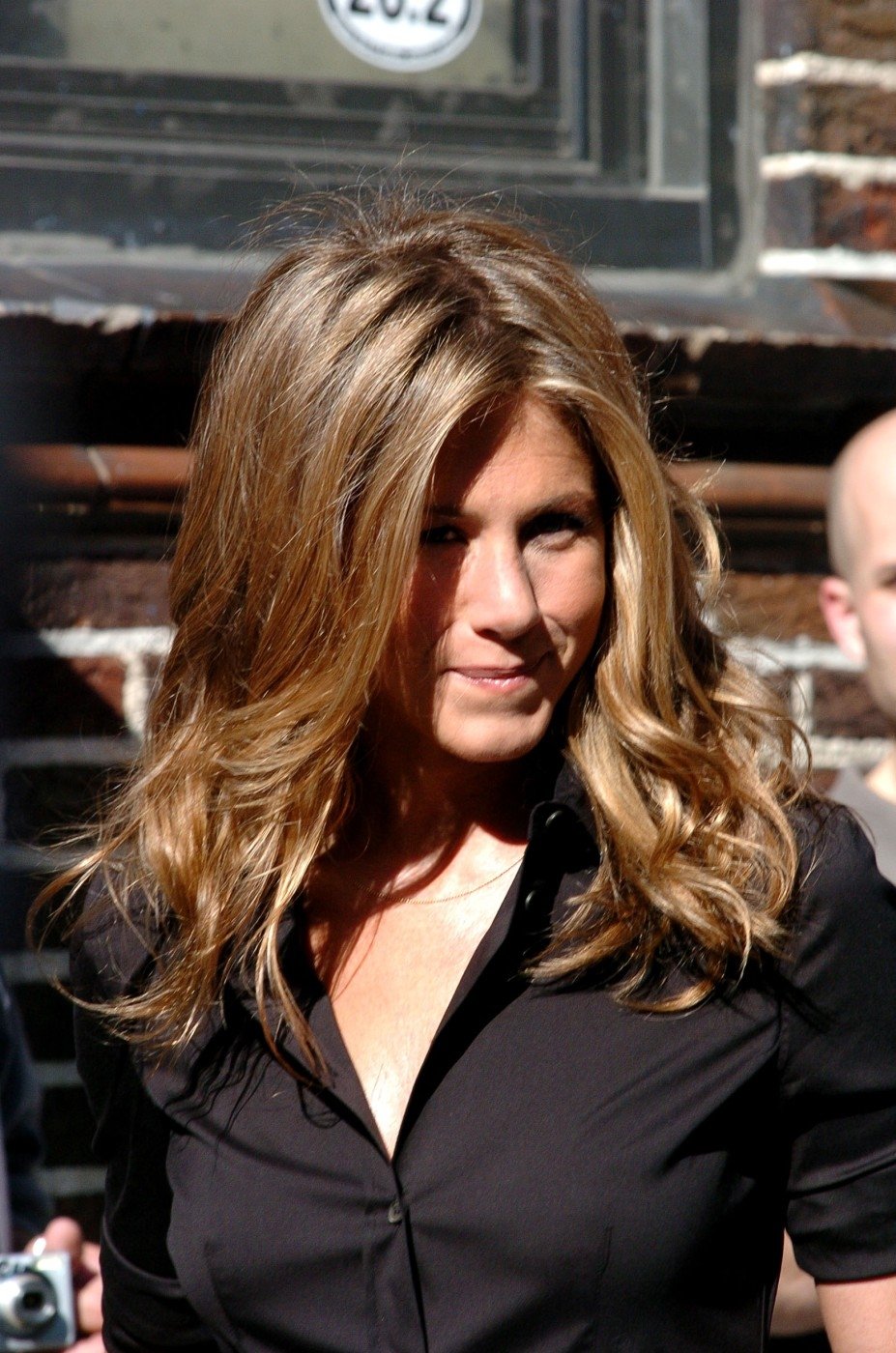 Herečka Jennifer Aniston se za svá prsa nemusí stydět