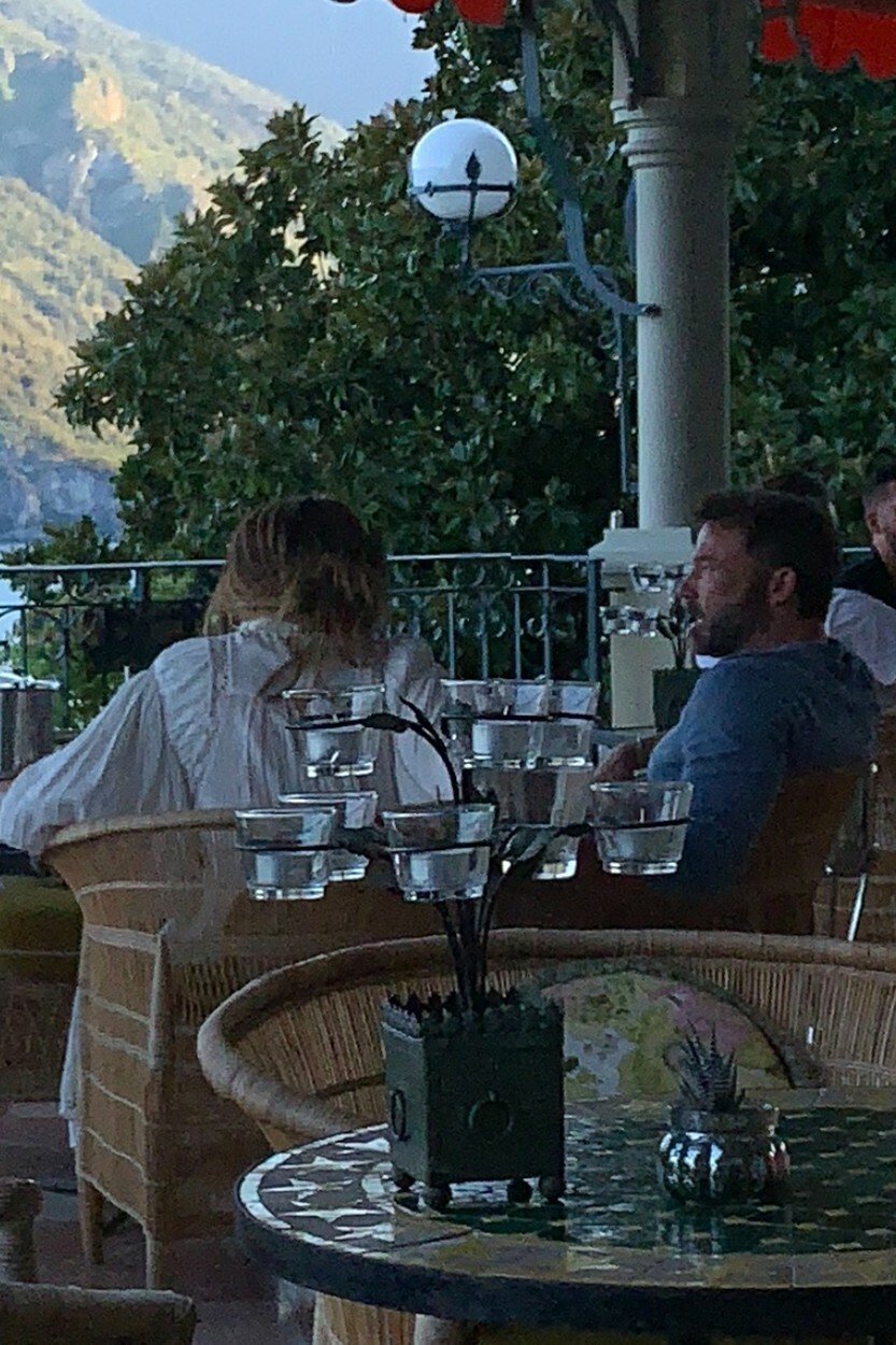 Ben a Jen Affleckovi si po honosné veselce zaletěli na druhé líbánky k italskému jezeru Como.