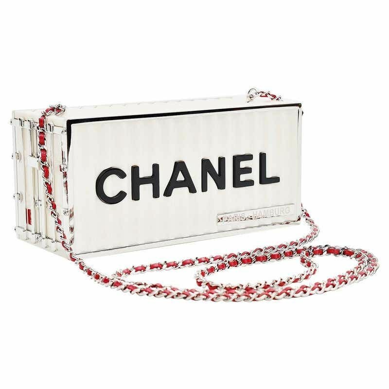 Kabelka Chanel inspirovaná lodním kontejnerem