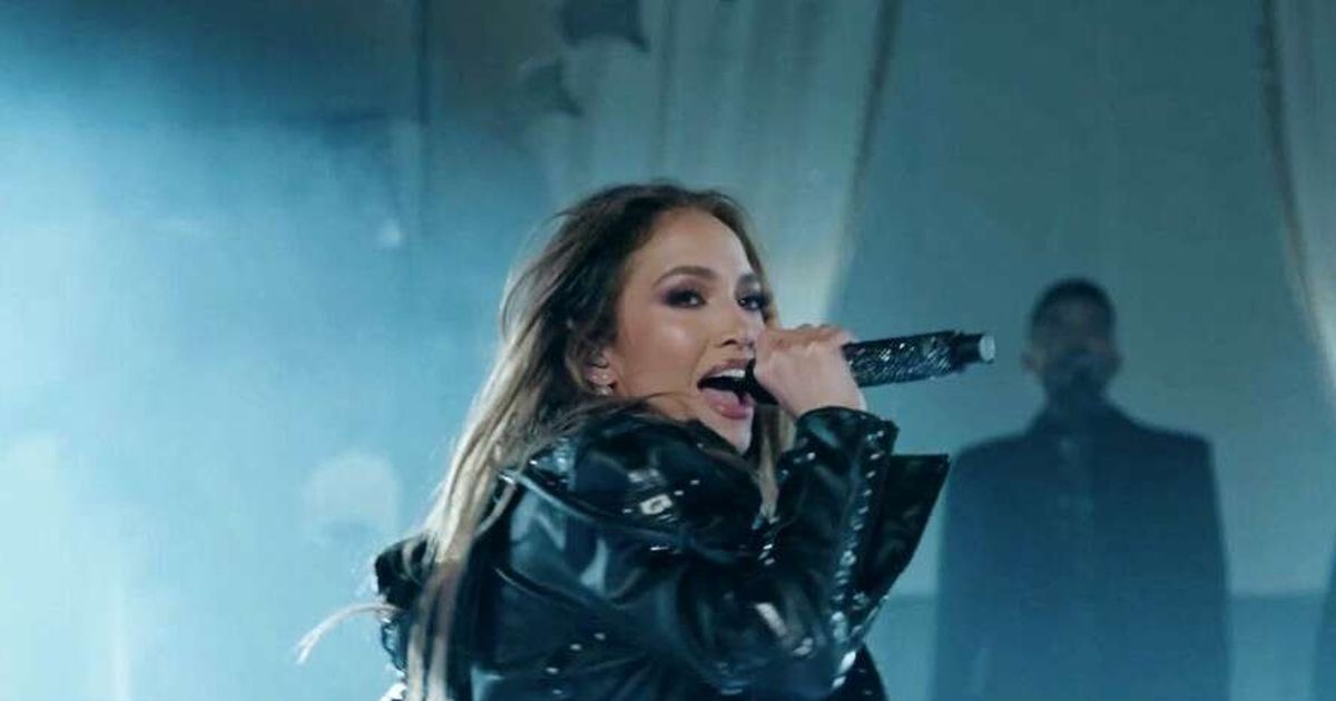 Ukaz GALERIE: Přírodní úkaz JLo (56) na koncertě: Chlubila se slavnou ...