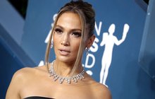 Všeumělkyně Jennifer Lopezová: Dala se na boty