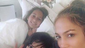 Celebrity na síti: Jennifer Lopez s dětmi a těhotná Tereza Chlebovská