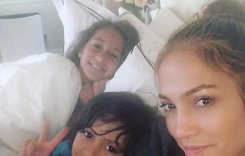 Celebrity na síti: Jennifer Lopez s dětmi a těhotná Tereza Chlebovská