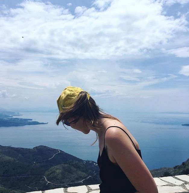 Herečka Jenovéfa Boková na dovolené na Korfu