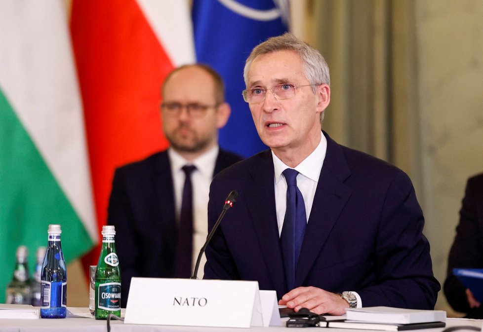 Generální tajemník NATO Jens Stoltenberg na jednání skupiny B9 ve Varšavě (22.2.2023)
