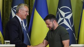 Ukrajinský prezident Zelenskyj se v Kyjevě setkal s generálním tajemníkem NATO Stoltenbergem (28. 9. 2023).