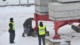 Příčinu neštěstí na stavbě v Otrokovicích vyšetřuje policie