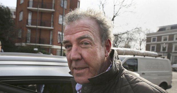 Fanoušci podepisují jako zběsilí petici za návrat Jeremyho Clarksona.