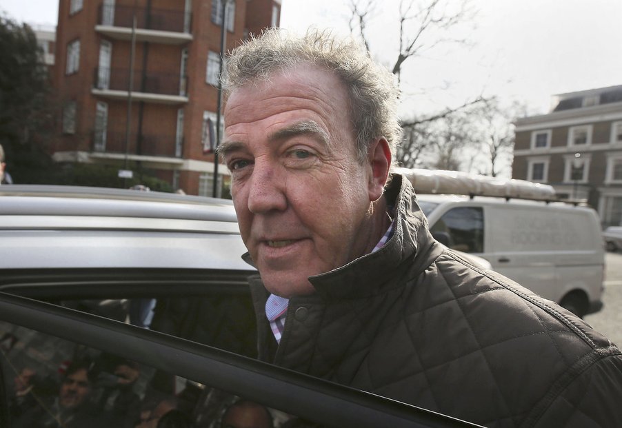 Fanoušci podepisují jako zběsilí petici za návrat Jeremyho Clarksona.