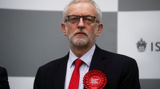 Corbyn převzal odpovědnost za volební krach.  výsledek hlasování označil za „zoufalé zklamání“