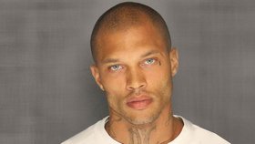 Jeremy Meeks je sice zločinec, ale má fanynek jako rocková hvězda.