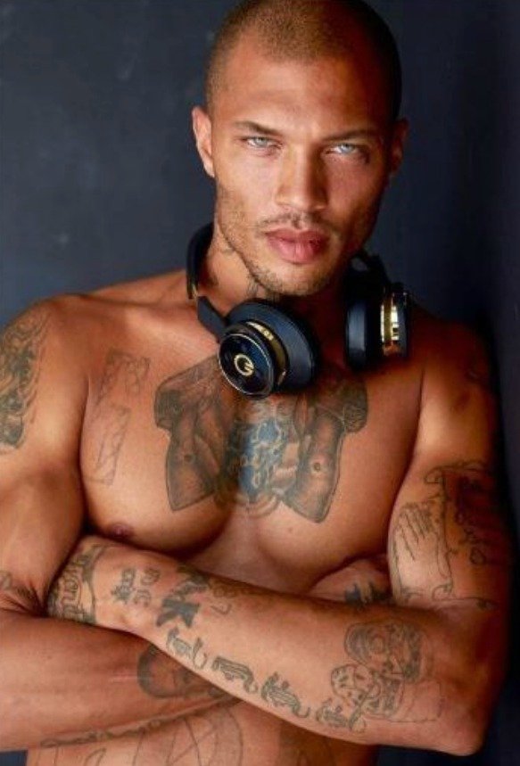 Model a bývalý vězeň Jeremy Meeks