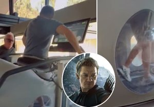 Zázrak! 85 dní po přejetí rolbou Avenger Jeremy Renner chodí