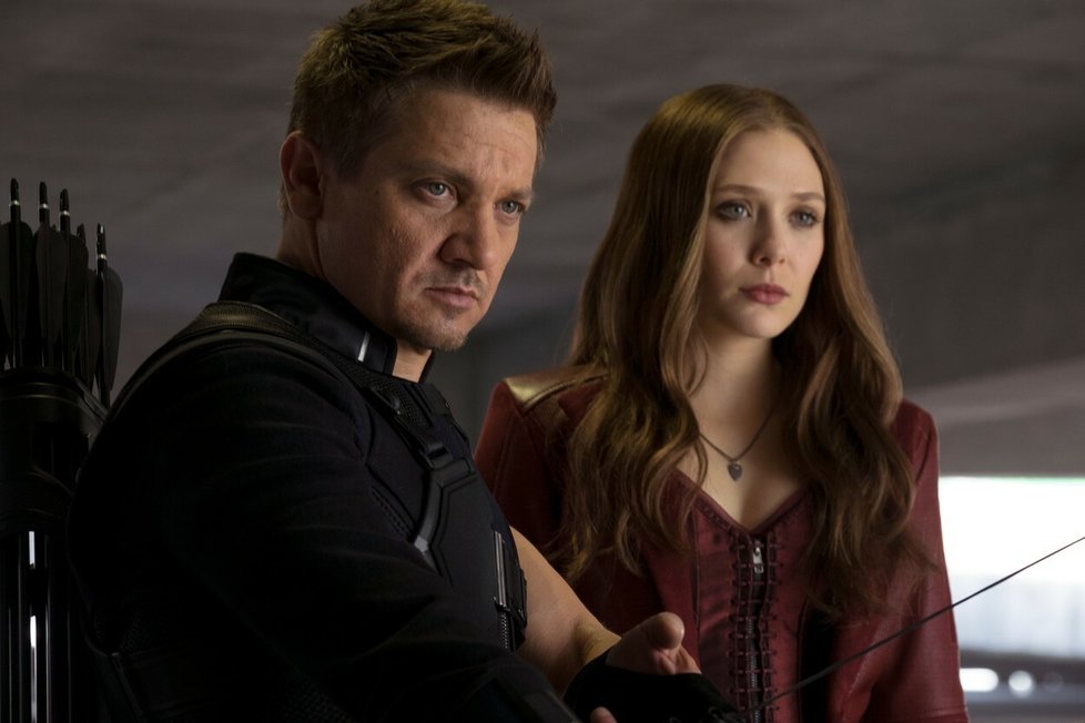 Captain America: Občanská válka (2016) – Jeremy Renner a Elizabeth Olsen