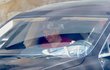 Vysmátý Jeremy Renner poprvé od nehody na veřejnosti