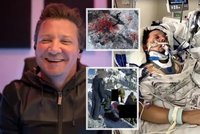 Herec Jeremy Renner po vážné nehodě s rolbou: Po roce návrat do nemocnice!