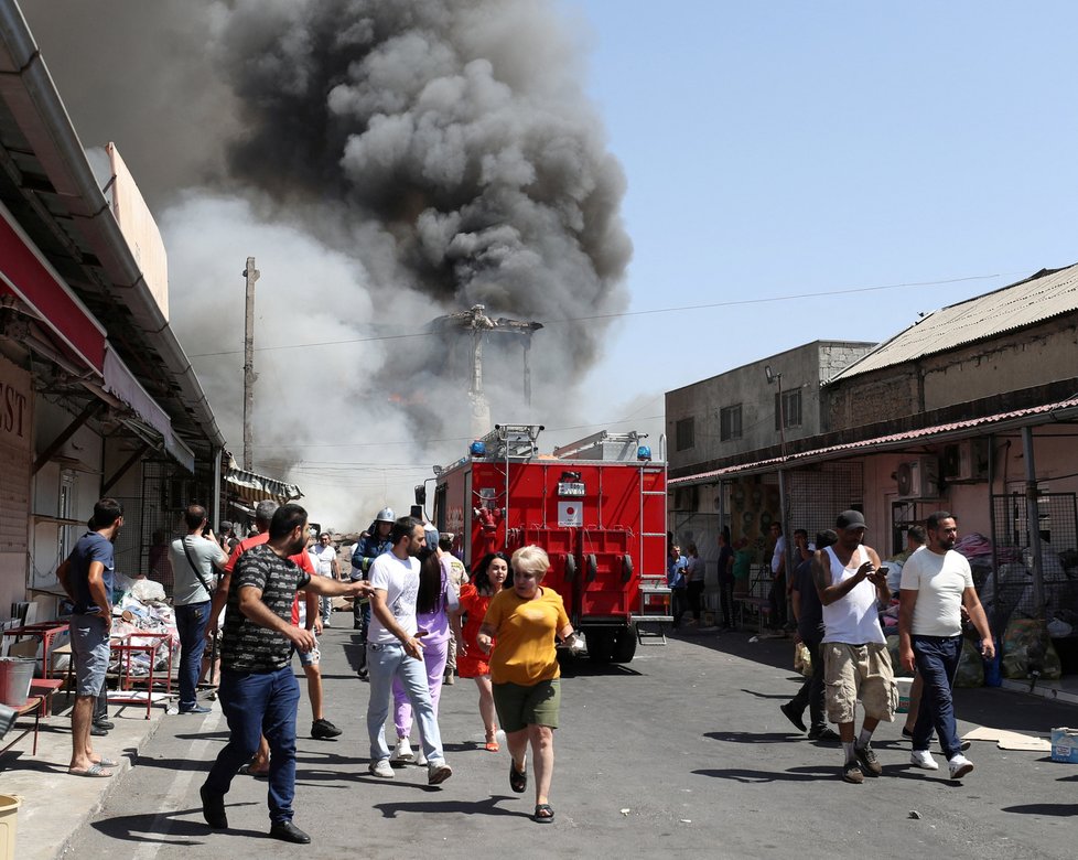 Exploze skladu obchodního centra v arménském Jerevanu