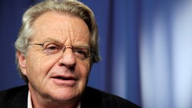 Zemřel kontroverzní moderátor Jerry Springer: Proslul pořady o nevěře a sexuálních úchylkách