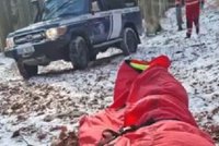 Turistka uklouzla v Jeseníkách a zranila si nohu: Mobil špatně navedl záchranáře!