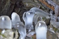 Neznámá krása v Dolní Lomné: Kouzlo jeskyně se ukáže jen za třeskutých mrazů