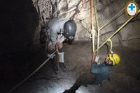 Polští záchranáři našli tělo jednoho z hledaných jeskyňářů: Je po smrti