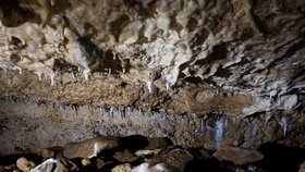 Do Výpustku s čelovkou a po kolenou: Jeskyňáři nabídli novou zážitkovou trasu