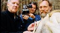 Díky svému jménu nakonec získal Herzog (vlevo) výjimku uvnitř i natáčet  - přímo od francouzského ministra kultury