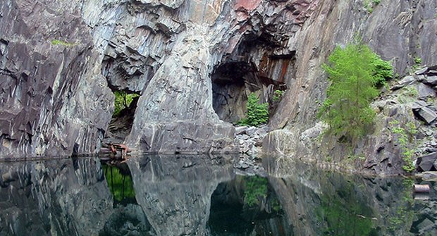 Jeskyně ve tvaru lebky