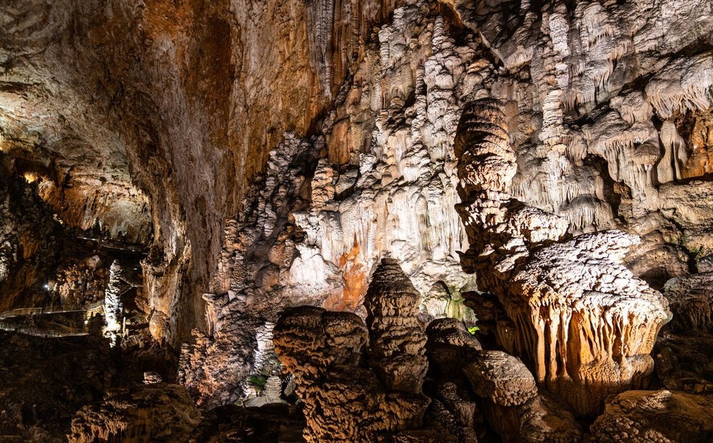 Jeskyně Gigante (Grotta Gigante, Itálie)