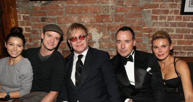 Timberlake se s Biel vyfotil společně s Eltonem Johnem a jeho partnerem Davidem