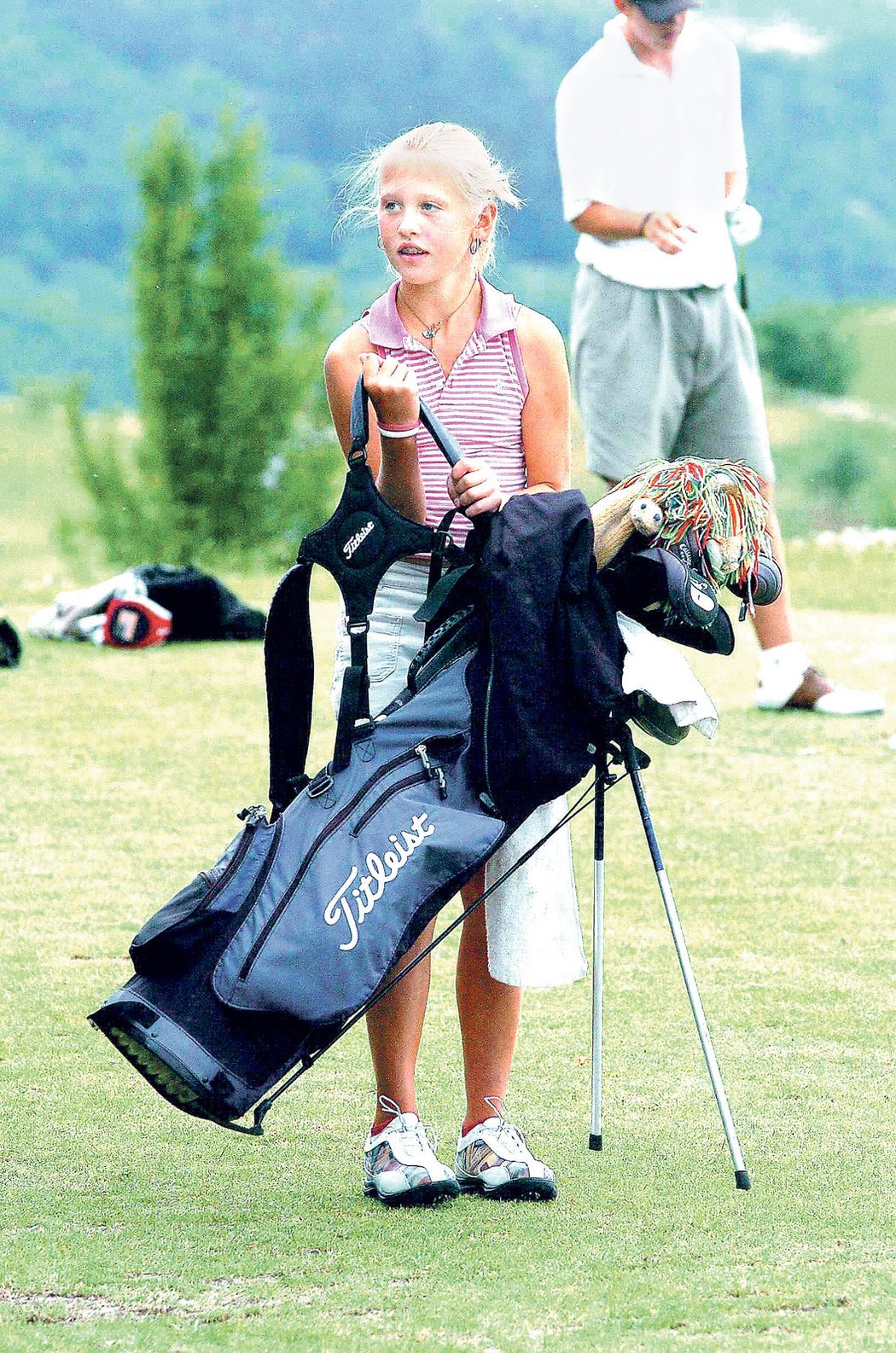 Kordová na golfovém hřišti ve dvanácti letech