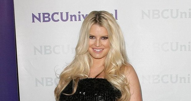 Jessica Simpson zvolila poněkud kýčovitý model.