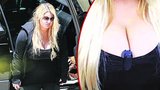 Příliš kyprá herečka Jessica Simpson: Má ňadra jsou při běhu nebezpečná