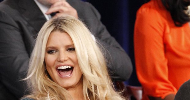 Jessica Simpson už má těhotenství za sebou, porodila dceru Maxwell Drew