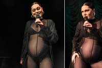 Těhotná zpěvačka Jessie J: Koncert odzpívala jen ve spodním prádle!