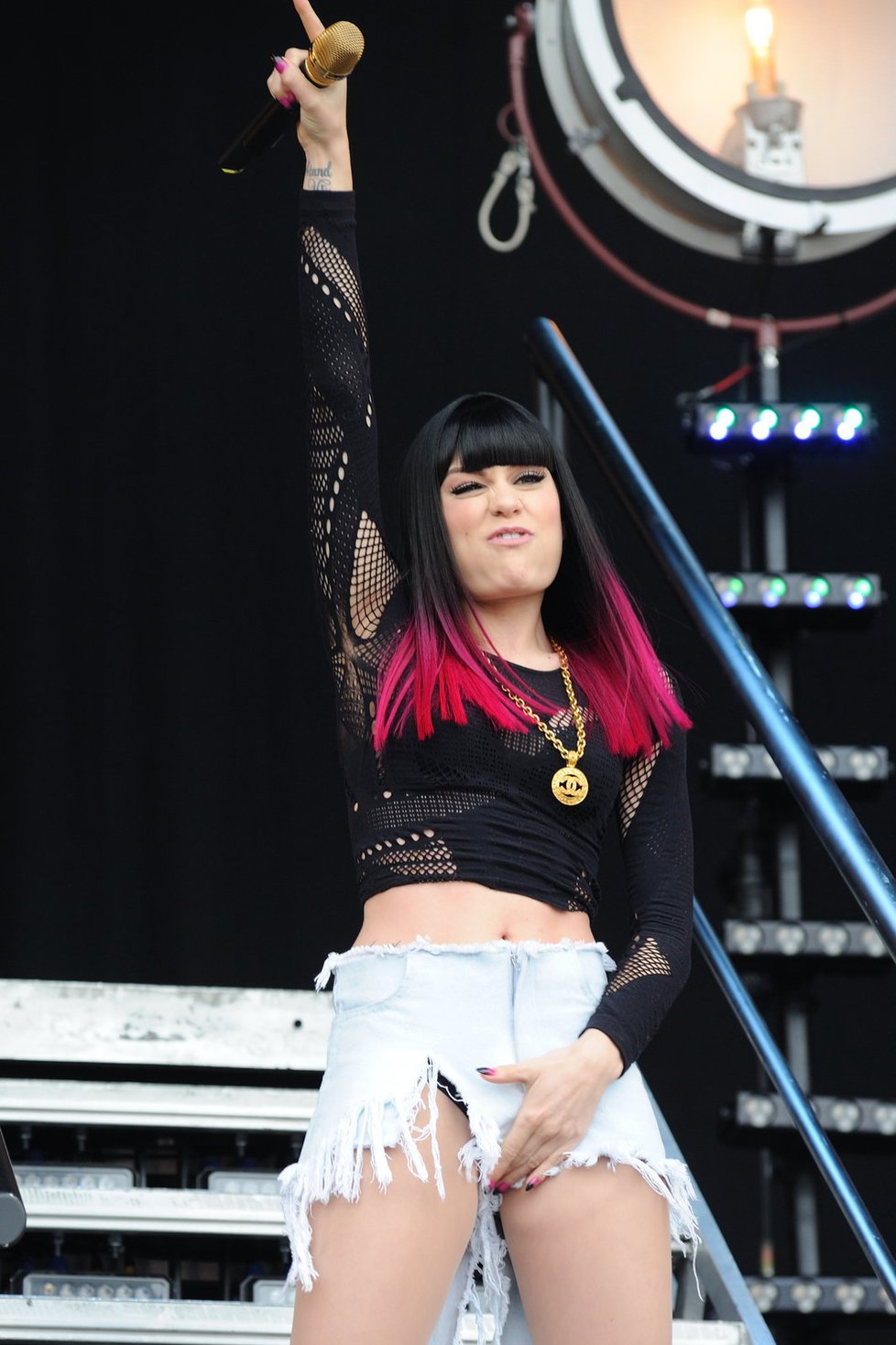 Jessie J na festivalu Isle of Wight v Newportu.