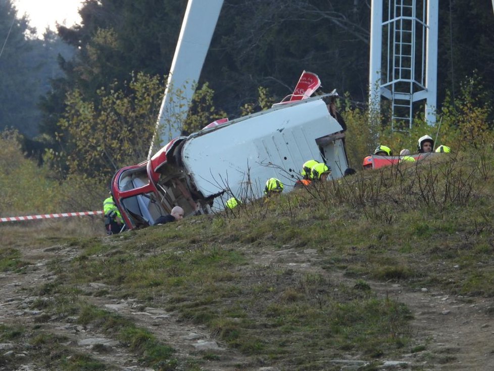 Spadla kabina lanovky na Ještěd, zemřel její strojvedoucí.