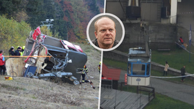 V Liberci se z 30 metrů zřítila kabina lanovky: V druhém voze uvízla rodina herce Novotného!