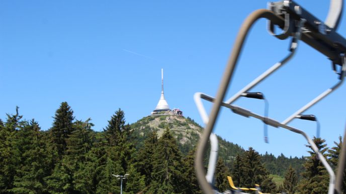 Skalka je lanová dráha vedoucí na Ještědský hřbet z okraje krajského města Liberce.