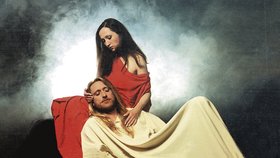 Jesus Christ Superstar: Střihavka bojuje s angínou, Basikové tahali stehy
