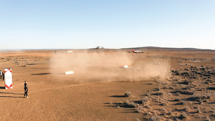 Zatím se stroje testují v australské poušti