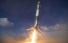 Jedinečný optický úkaz při startu rakety Falcon 9: Musk vyčaroval UFO!