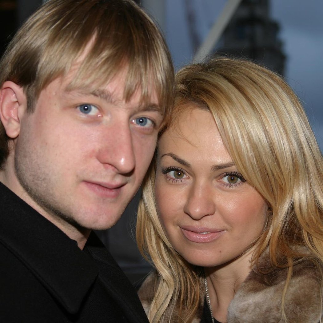 Ruský krasobruslař Jevgenij Pljuščenko a jeho žena Jana Rudkovská