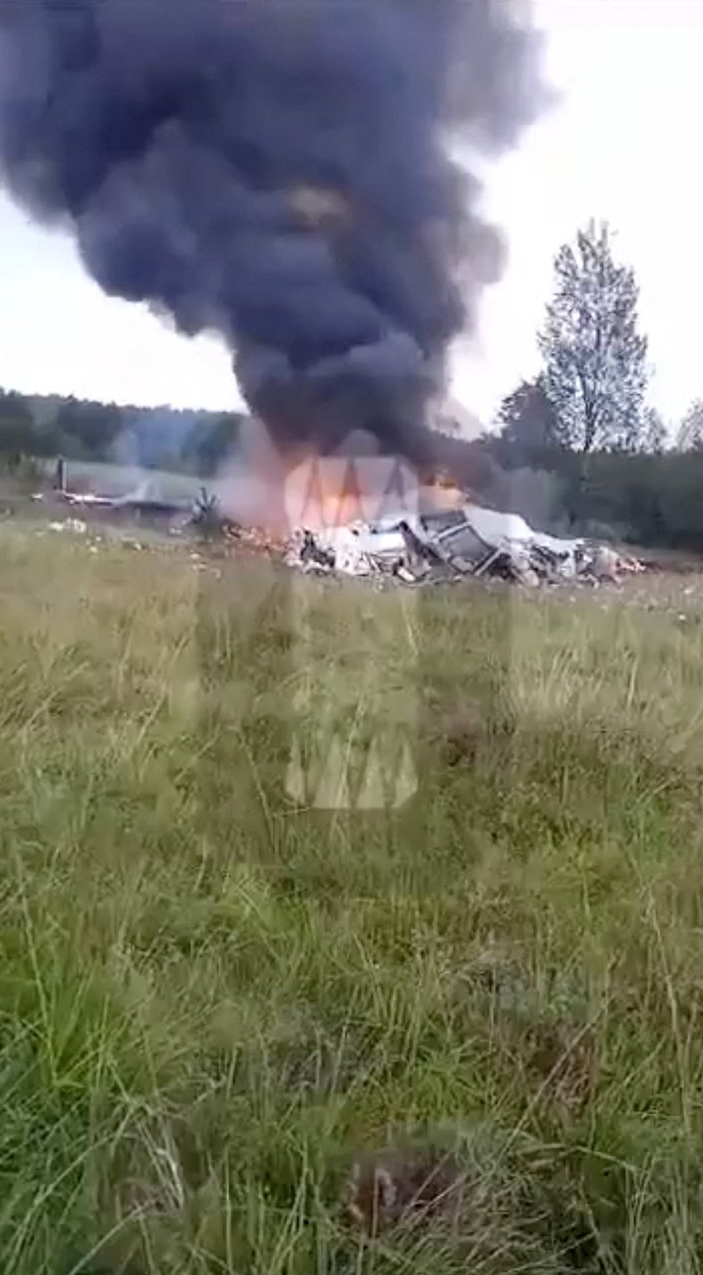 V ruské Tverské oblasti se zřítilo soukromé letadlo. Na palubě měl být údajně šéf wagnerovců Jevgenij Prigožin (23.8.2023)