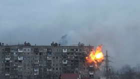 Fotograf Jevhenij Maloletka nafotil hrůzy ostřelovaného Mariupolu.