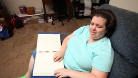 Jewel Shuping uměla číst v Braillově písmě už ve dvaceti letech.