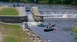 PŘÍMÝ PŘENOS: Sledujte, jak vodáci sjíždí oblíbený vltavský jez