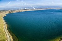 Jezero Most dostane příští rok pláže a mola. Miliony za ně zaplatí stát